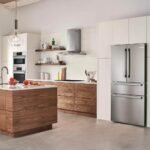 Bosch 800 Series B36CL80SNS 36 Inch Smart Freestanding Counter Depth 4 Door French Door Refrigerator with 20.5 cu. ft. Total Capacity in Stainless Steel (Bar Handle) - Image 2