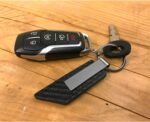 iPick Image Carbon Fiber Texture Strap Metal Bar UV Printed Logo Key Chain Official Licensed for Acura Type-S - Image 3