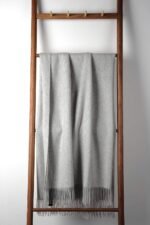 EP Mode 100% Pure Cashmere Throw Blanket for Sofa, Classic Design with Gift Box (Lt. Heather Grey) - Image 5