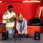 Pioneer DJ DDJ-FLX4 2-deck Rekordbox and Serato DJ Controller - Graphite - Image 9